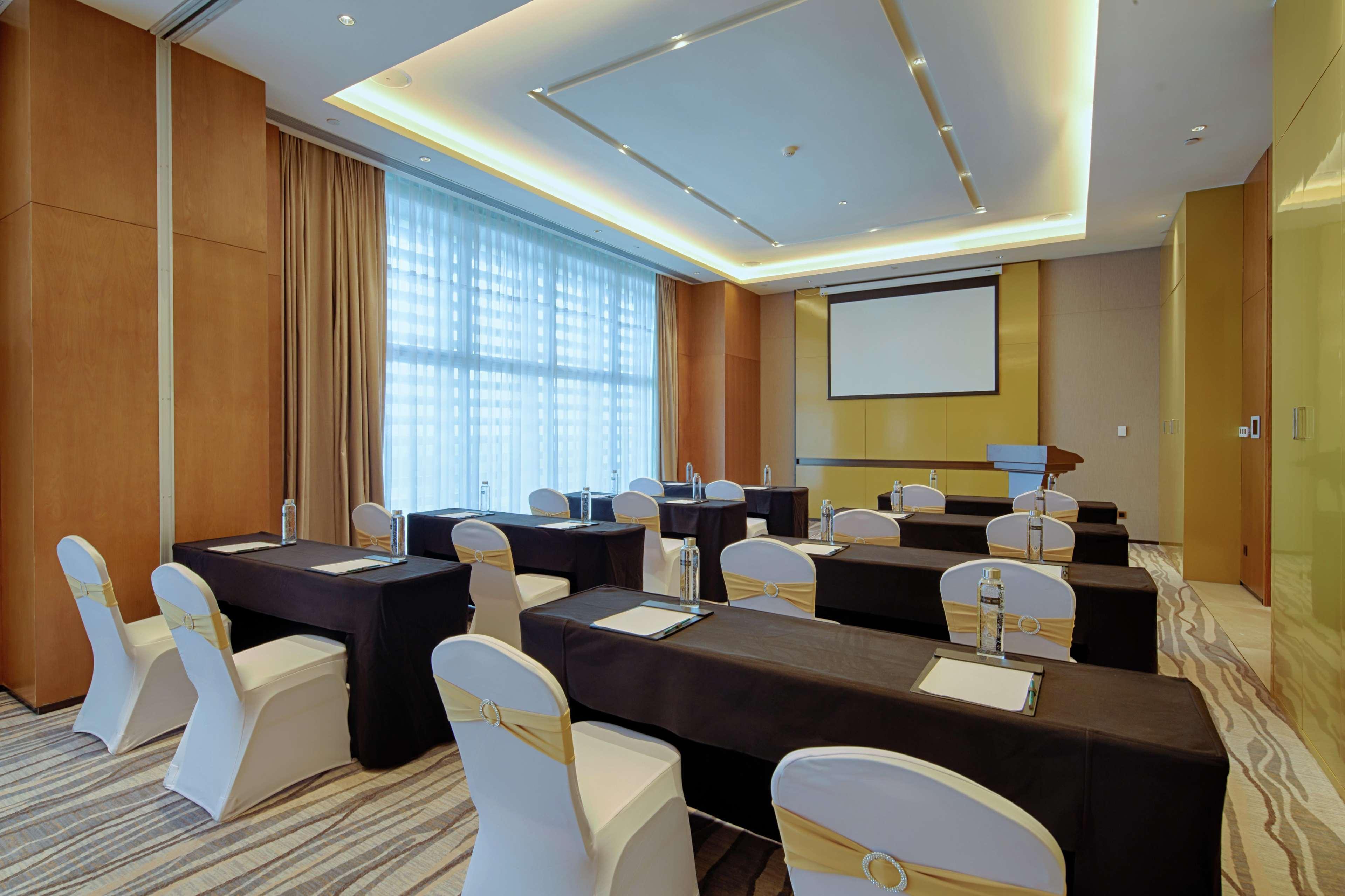 Hilton Garden Inn Zhuhai Hengqin Bagian luar foto